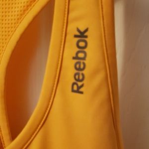 Workout tops & sports bras